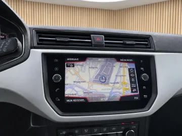 Car image 30