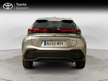 Car image 4
