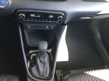 Car image 13