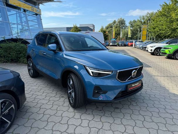 Volvo XC40 B3 Core DKG 120 kW image number 2