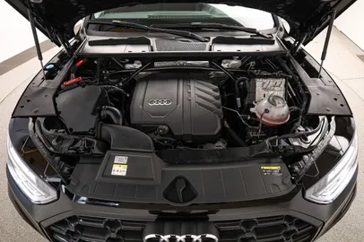 Car image 25