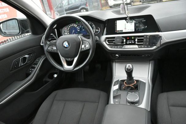 BMW 320d Touring Luxury Line 140 kW image number 10