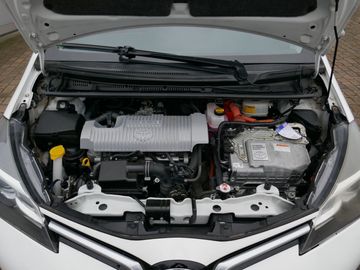 Car image 12