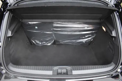 Car image 32