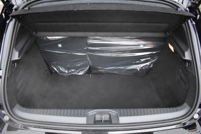 Car image 32