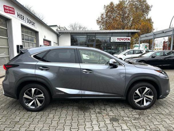 Lexus NX 300 H 145 kW image number 6