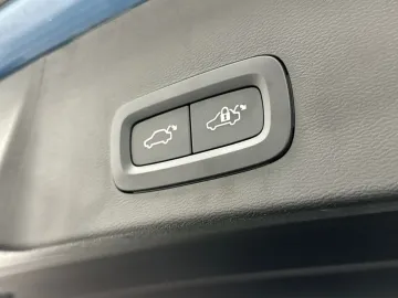 Car image 38