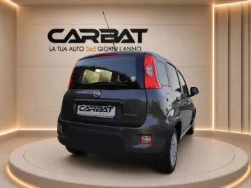 Car image 5