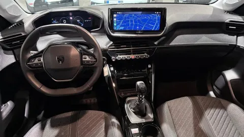 Car image 30