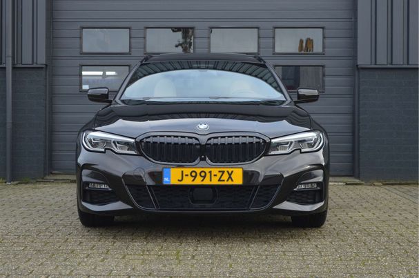 BMW 330i Touring 190 kW image number 1