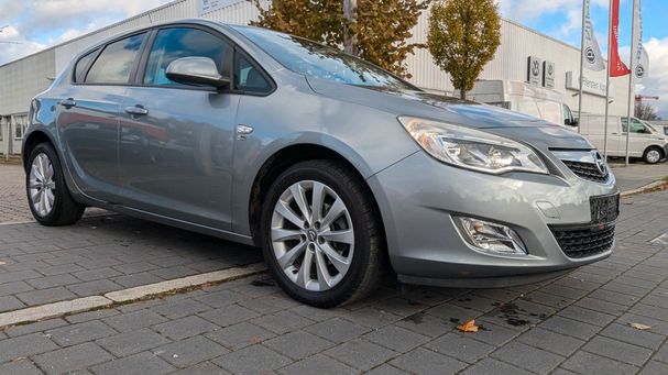 Opel Astra 1.4 Turbo 150 Jahre Opel 103 kW image number 8