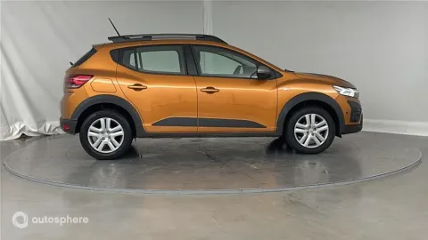Car image 3