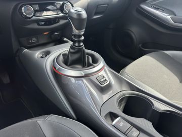 Car image 27