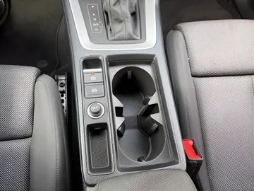 Car image 29