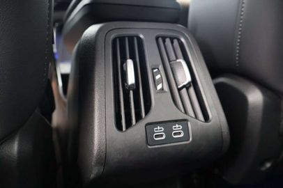 Car image 36