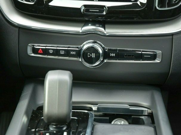 Volvo XC60 B4 145 kW image number 12