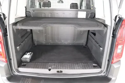 Car image 36
