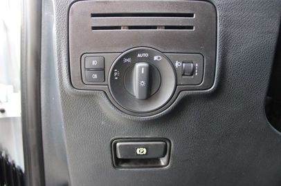 Car image 38