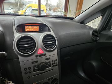 Car image 11