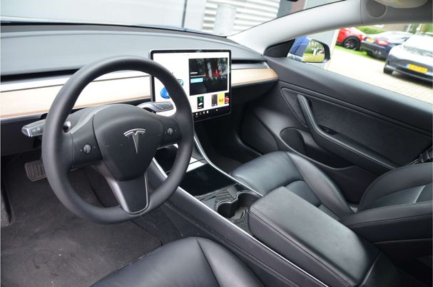 Tesla Model 3 60 Plus 175 kW image number 10