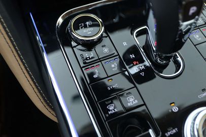 Car image 37