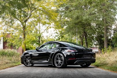 Car image 23