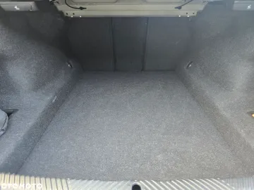 Car image 34