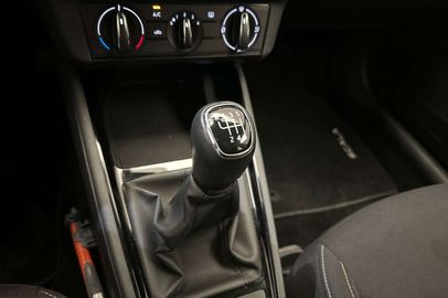 Car image 31