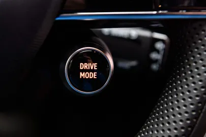 Car image 32