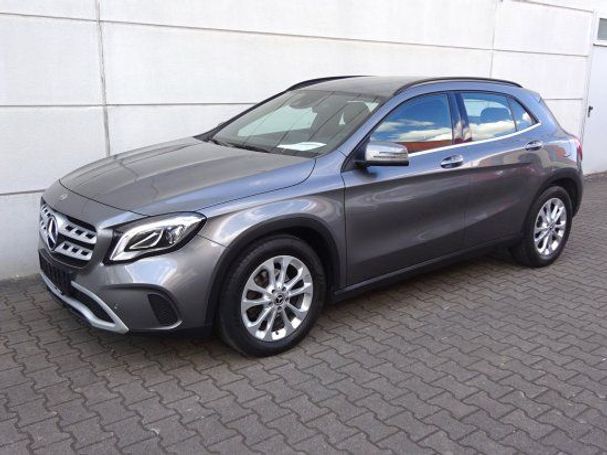 Mercedes-Benz GLA 180 90 kW image number 1