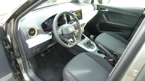 Car image 13