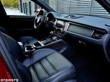 Car image 40