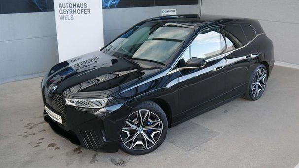 BMW iX xDrive50 384 kW image number 3