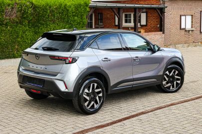 Car image 3