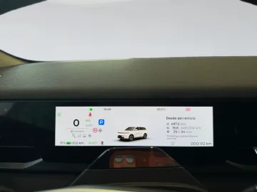 Car image 26