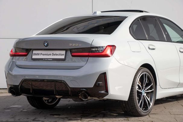 BMW 330e 215 kW image number 33