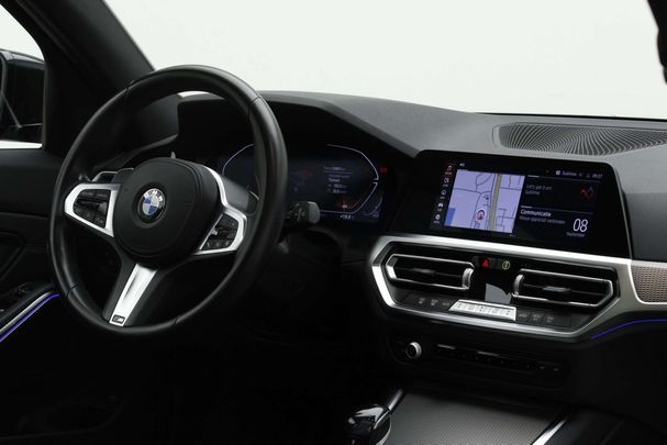 BMW 318i Touring M Sport 115 kW image number 26