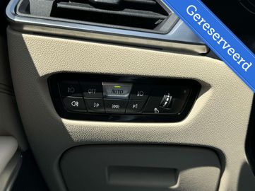 Car image 35