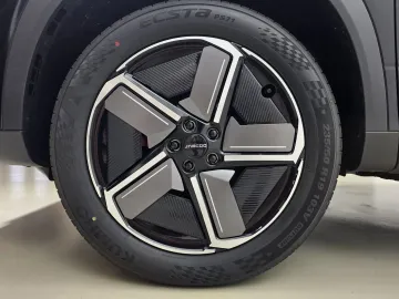 Car image 30