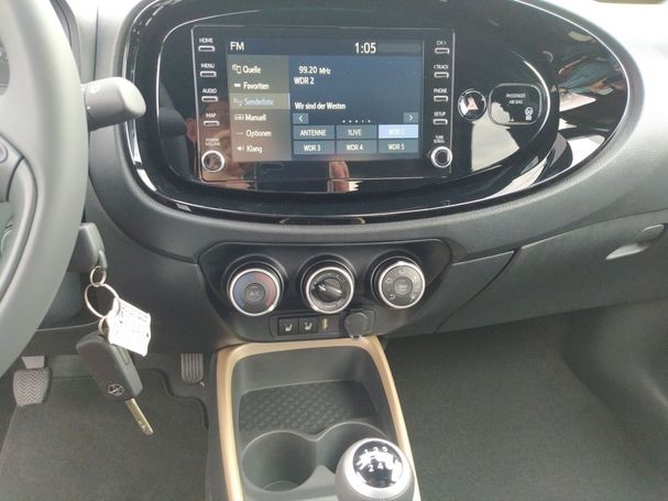 Toyota Aygo X 53 kW image number 15