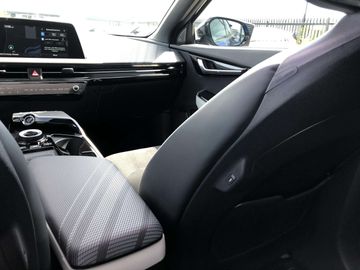 Car image 36