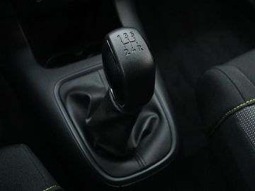 Car image 32