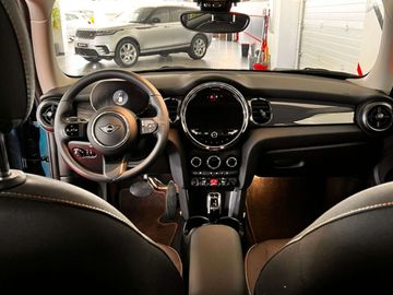 Car image 26