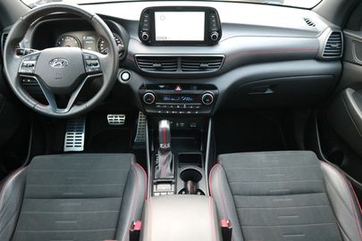 Car image 11