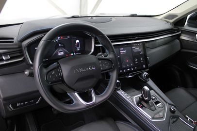 Car image 10