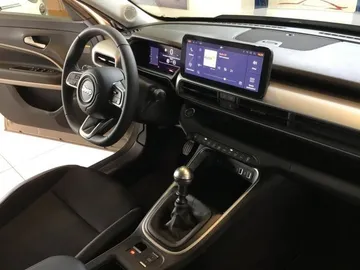 Car image 15