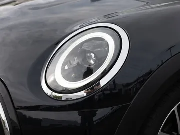 Car image 25