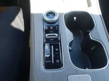 Car image 35