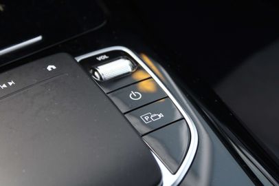 Car image 37