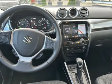 Car image 19